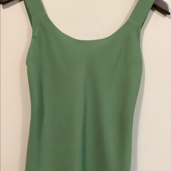 Women Short Green Dress With Matching Shawl. Size 4. - Picture 3 of 11